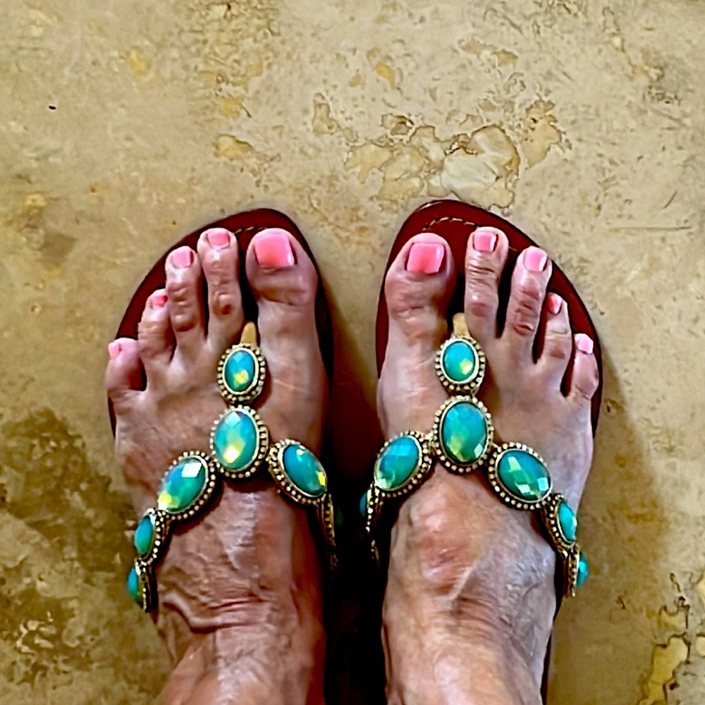 Mystique Aqua Blue crystal sandals sz 9. Gorgeous. Worn 2-3 times (see pix)